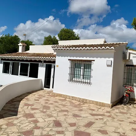 Casa Toni Moraira بيت للعطل